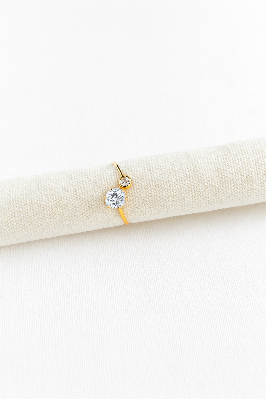 Bague Ajustable Élégante - Deux Diamants Gris