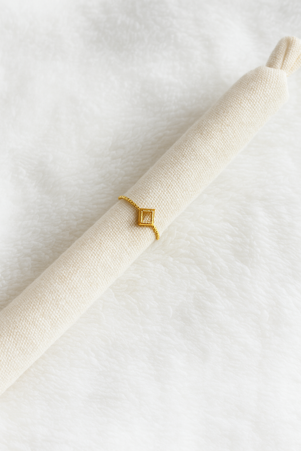 Bague ajustable Diamant Carré Élégante
