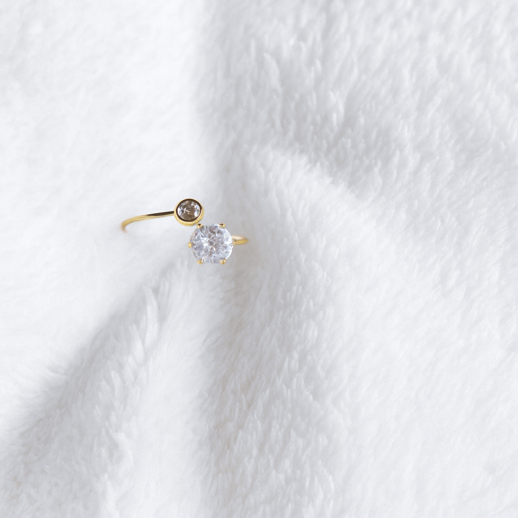 Bague Ajustable Élégante - Deux Diamants Gris