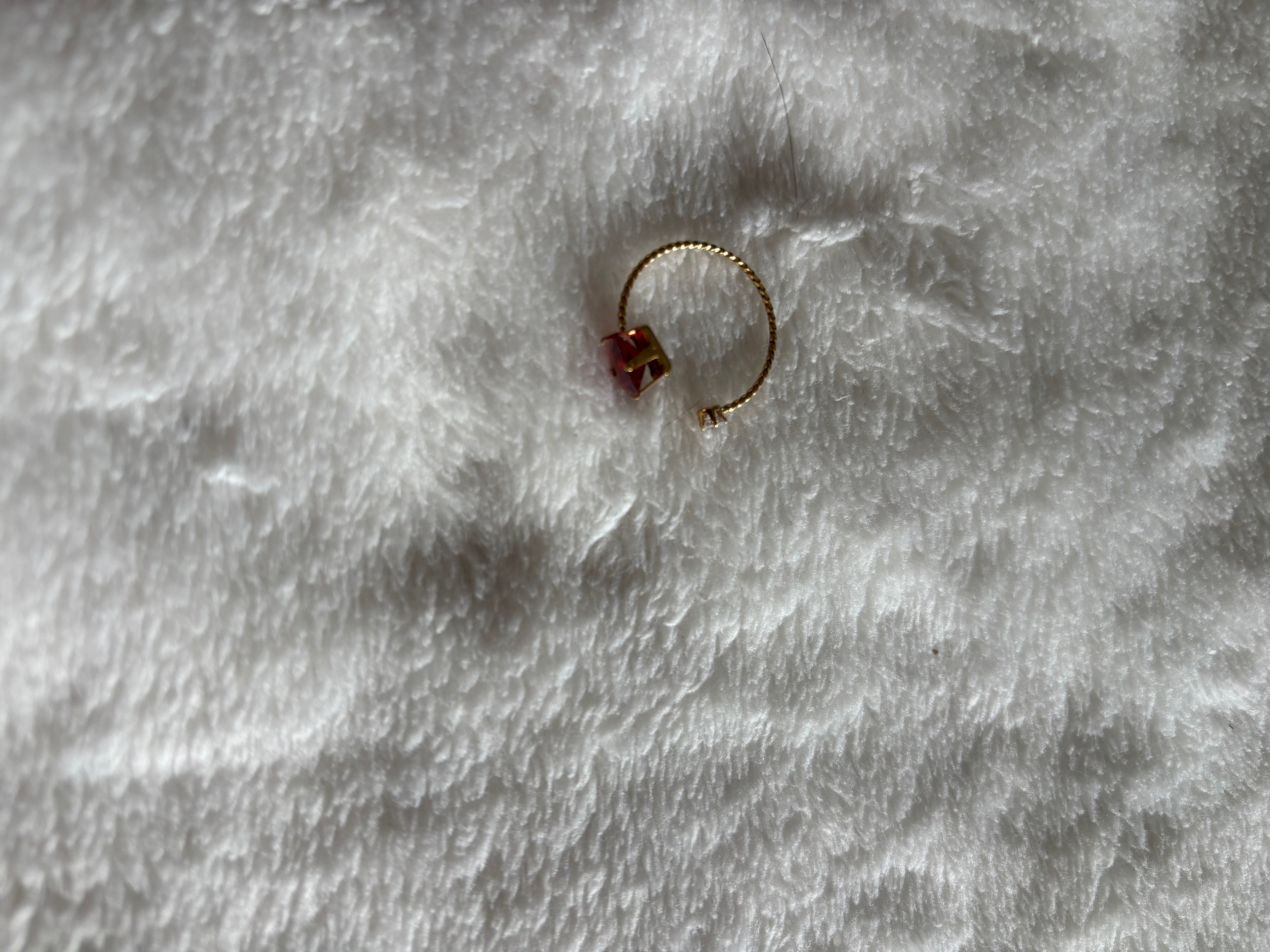 Bague Ajustable Ouverte Diamant Carré Rouge