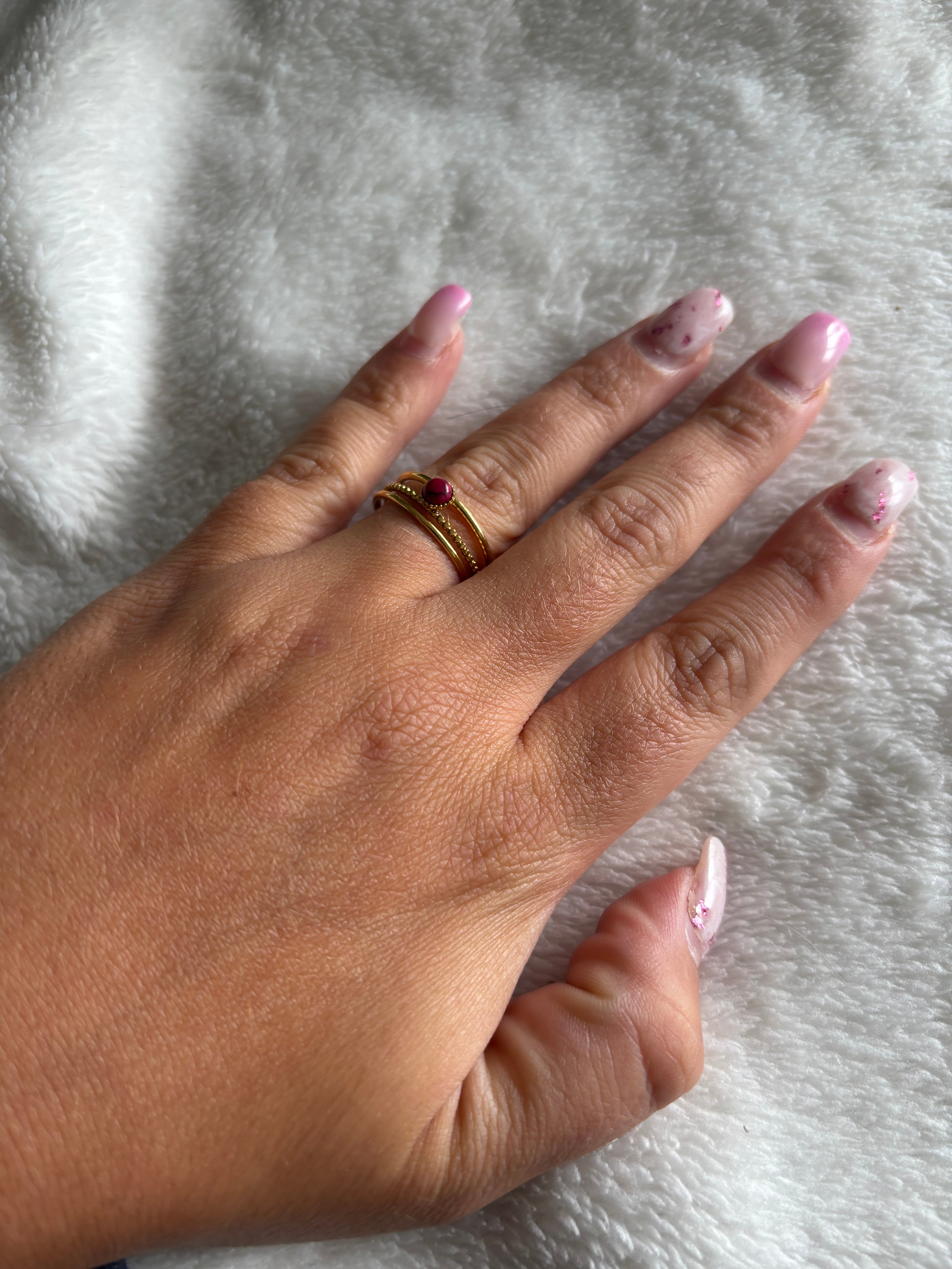 Bague Ajustable Petite Pierre Rouge