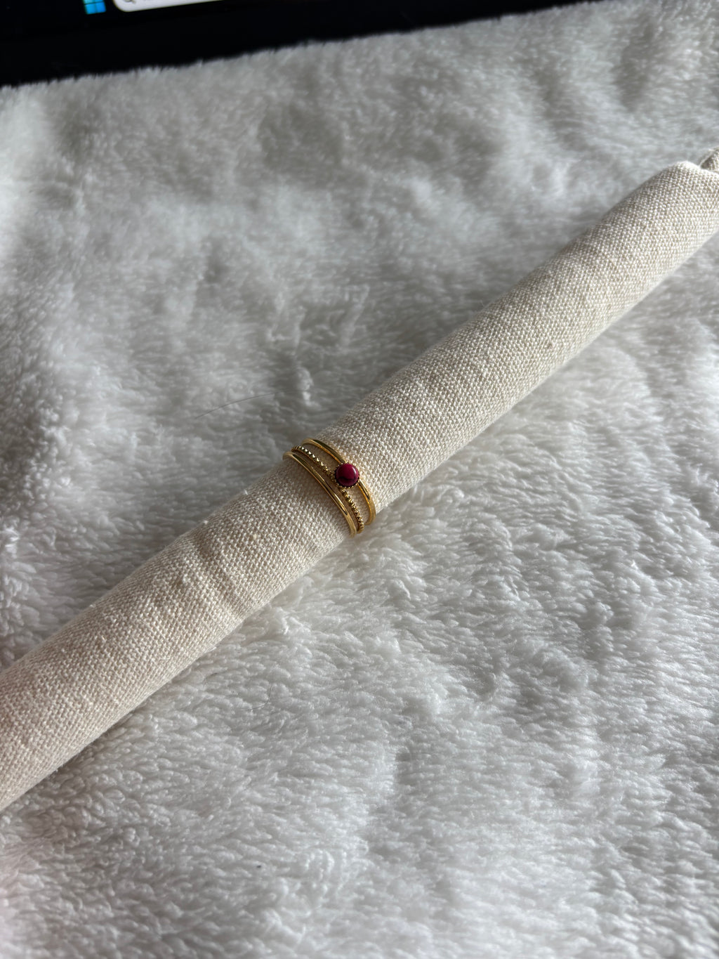 Bague Ajustable Petite Pierre Rouge