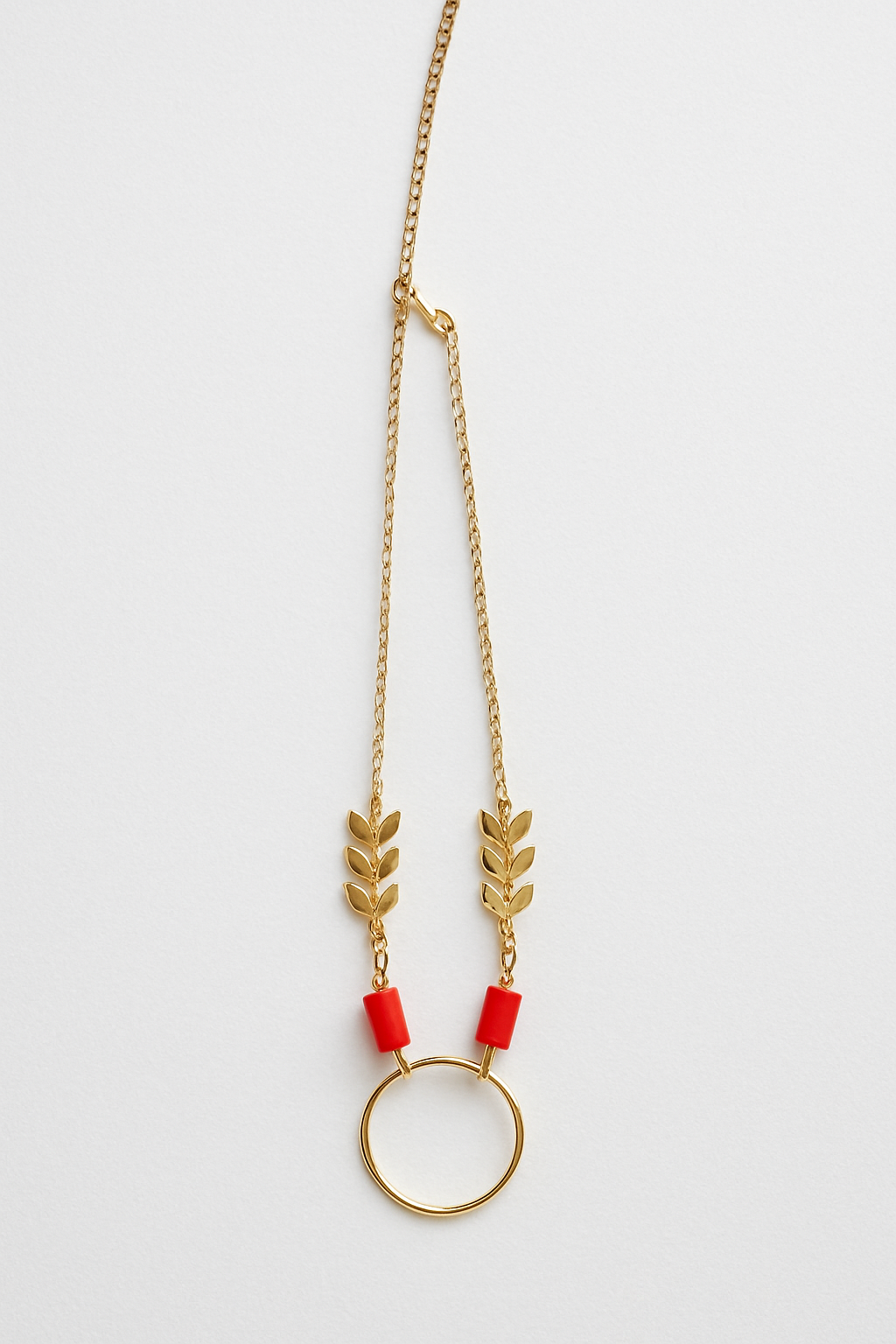 Collier doré feuillet et pierres de couleur